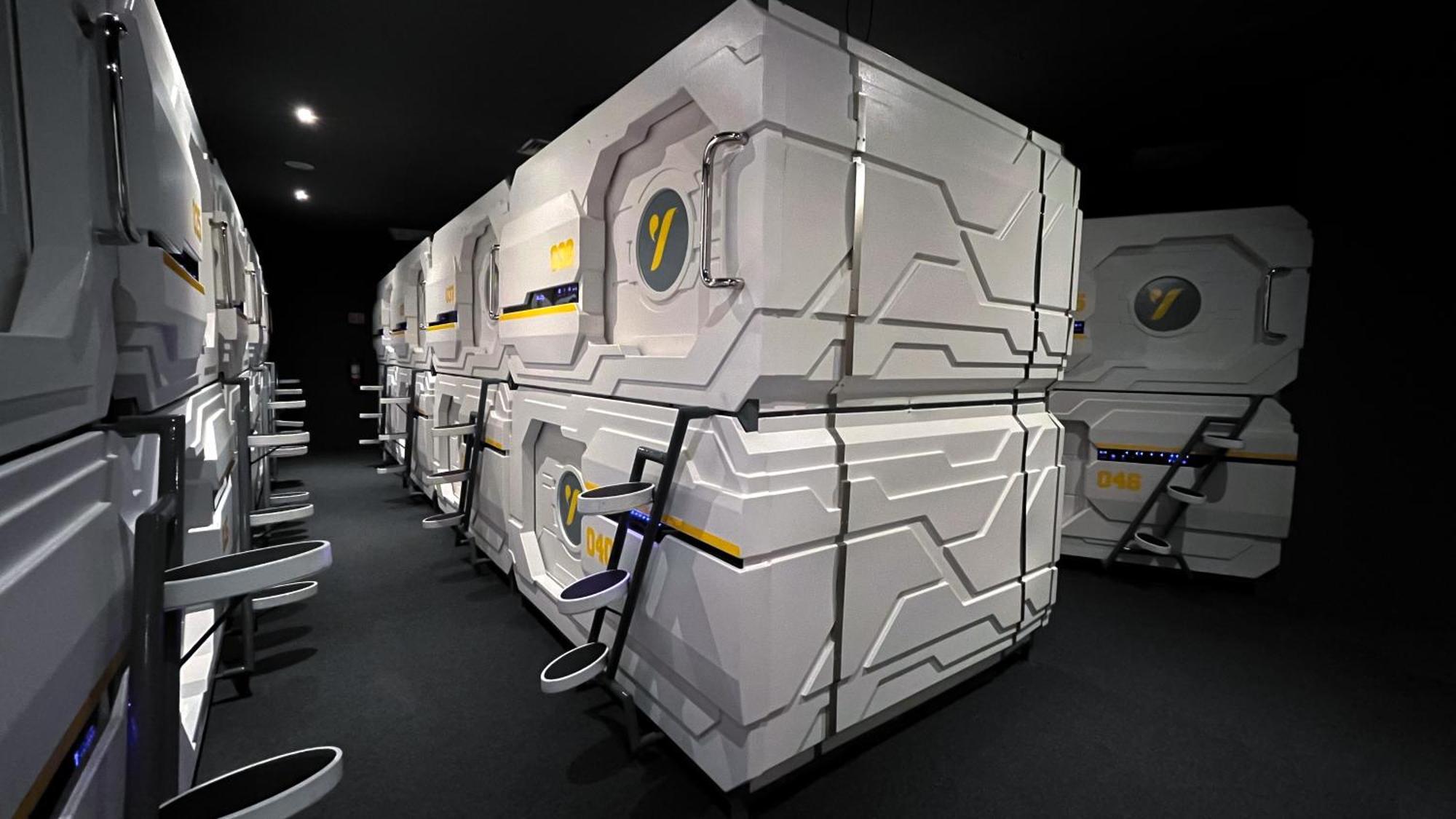 The Yellow Capsule Cancun Close To Airport المظهر الخارجي الصورة
